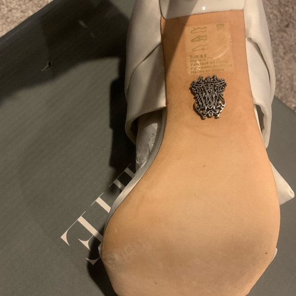 COPY - Vera Wang Heels - Picture 3 of 6